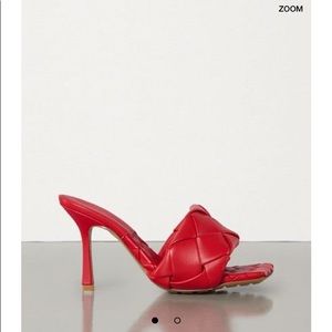 Meet your Posher, Alecia